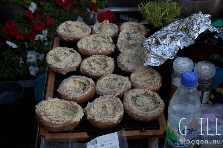 sommarkrysset grilla portabellosvamp på gasgrill