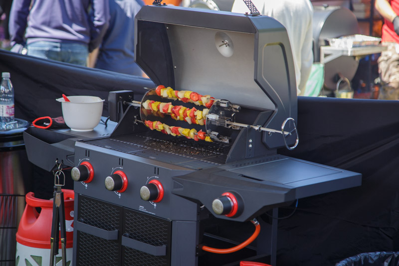 TENNEKER Gasolgrill Carbon TG 3 på grill SM 2022