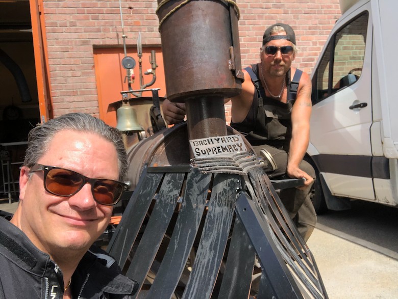 Fredrik på Backyard Supremacy Smokers bygger smokers